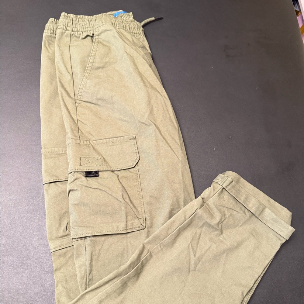 Old Navy Green Cargo Pants with Relaxed Fit